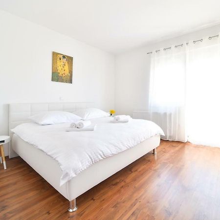 Apartman Space Razanac Exterior photo